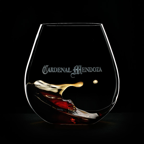Cardenal Mendoza Carta Real - a unique brandy with seductive, bright hues of old mahogany. Cardenal Mendoza Carta Real