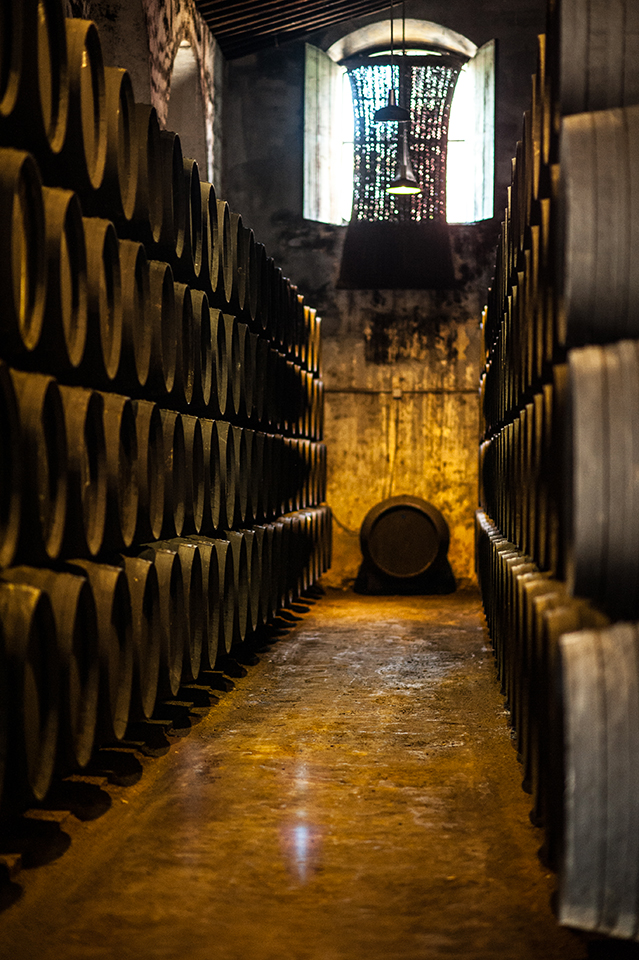 In den friedlichen Gängen des Weinguts werden die Geheimnisse von Jahrhunderte altem Brandy-Wissen bewahrt. Alt text here