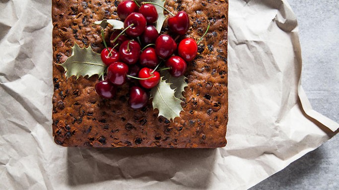 traditional-british-fruit-cake-cardenal-mendoza